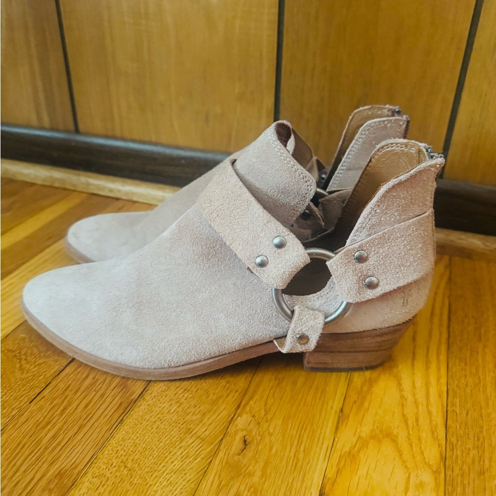 Women’s Frye Booties - like new!